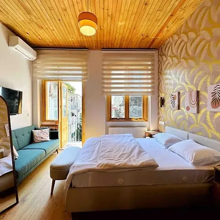 Refurbished Triplex In Taksim *