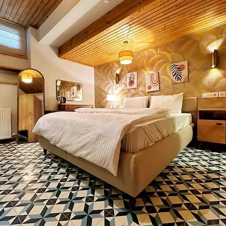 Refurbished Triplex In Taksim *