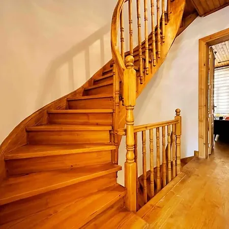 Refurbished Triplex In Taksim Stambuł