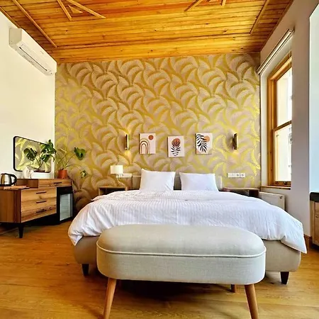 Refurbished Triplex In Taksim Feriehus *