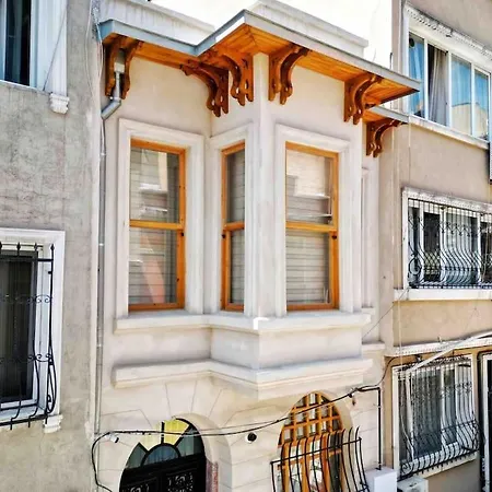 Refurbished Triplex In Taksim Dom wakacyjny *